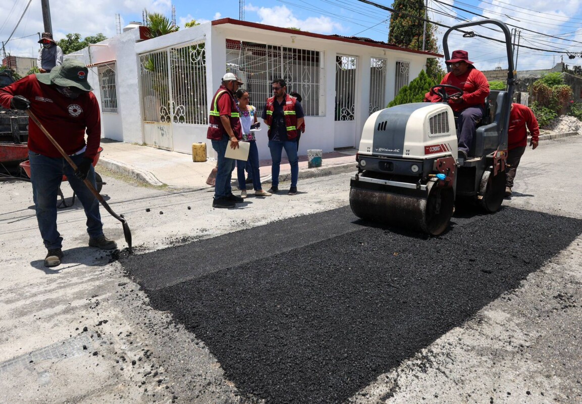 Mantiene Ana Paty Peralta permanente programa de bacheo en Cancún; 4 mil 406.29 metros cuadrados de superficie rehabilitada en agosto.