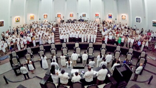 Rinden protesta las mujeres y hombres que integrarán el nuevo Poder Judicial