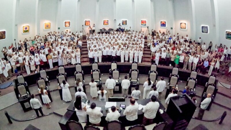 Rinden protesta las mujeres y hombres que integrarán el nuevo Poder Judicial