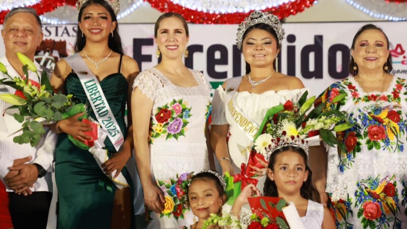 Atenea Gómez Ricalde encabeza el Encendido de Luces del Mes Patrio en Isla Mujeres