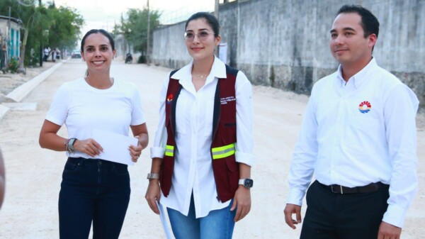 Supervisa Ana Paty Peralta el mejoramiento vial en la Supermanzana 103