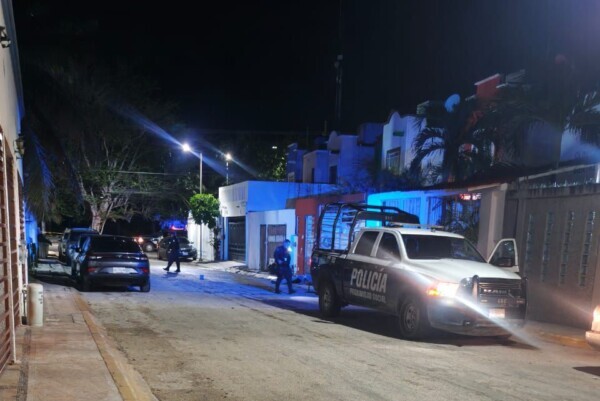 Muere un hombre en ataque armado en la Supermanzana 77 de Cancún; los hechos se registraron la madruga de este lunes en Jardines de Bonampak.