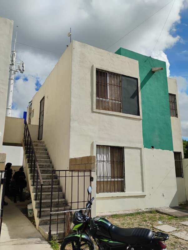 Auxilian a hombre que escapó de casa de seguridad en Cancún; en el lugar hallaron a otro; en el lugar hallaron a otro; fueron golpeados en una vivienda de la Sm. 251.