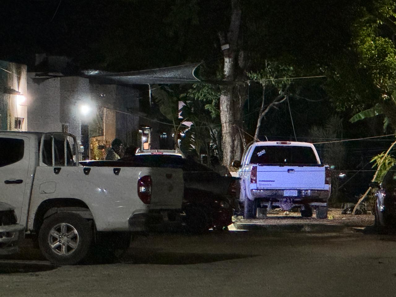 Suman tres fallecidos por ataque armado en fraccionamiento La Joya en Cancún; esta tarde una mujer perdió la vida en el Hospital General; otra persona está grave.