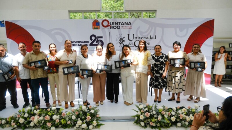 Reconoce Mara Lezama los 25 años de la Universidad del Caribe como institución de excelencia académica