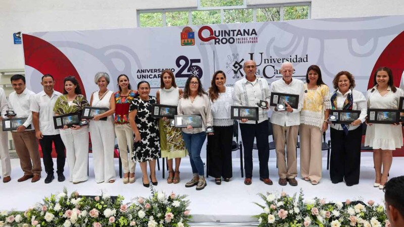 Conmemora Ana Paty Peralta y Mara Lezama 25 años de la Universidad del Caribe