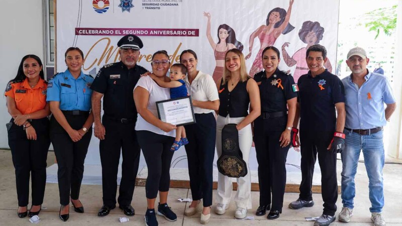 Ana Paty Peralta fortalece comunidad con programa "Mujeres de Hierro"