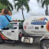Fuga en pipa de gas causa alarma en avenida de Cancún