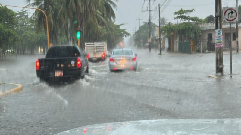 Severas inundaciones en Cancún a causa de las fuertes lluvias (VIDEOS)