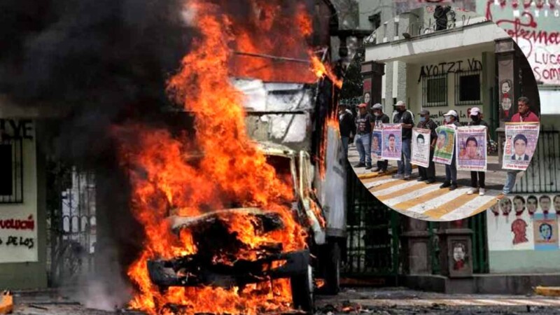 Manifestantes por Ayotzinapa derriban puerta del Campo Militar Número Uno durante protesta