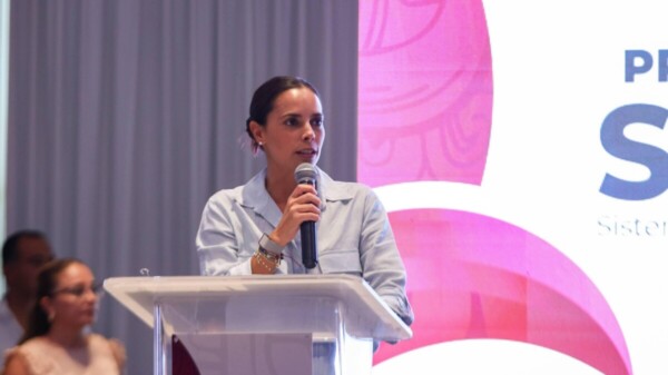 ANA PATY PERALTA SE SUMA AL SIQROO QUE BRINDA MODERNIDAD Y TRANSPARENCIA A LA POBLACIÓN
