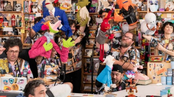 31 Minutos revoluciona el Tiny Desk con su humor y músic
