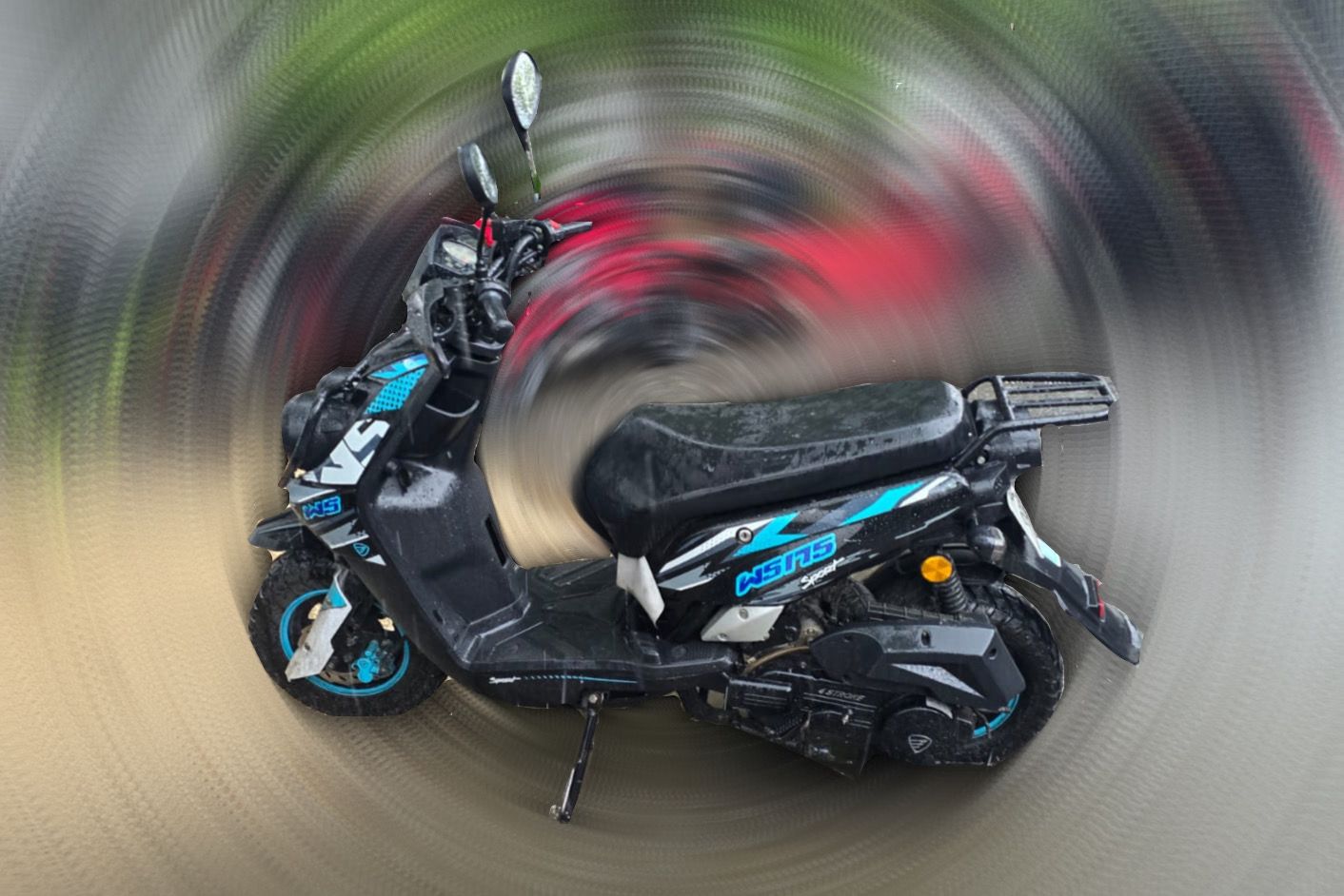 Binomio canino detecta a sujeto con enervantes en la Supermanzana 23 de Cancún; Víctor Hugo "N" fue asegurado cuando empujaba una motocicleta.