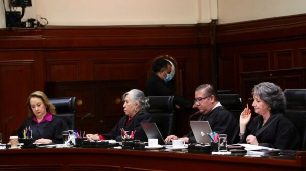 Analiza la Corte devolución de ahorros a jubilados del IMSS