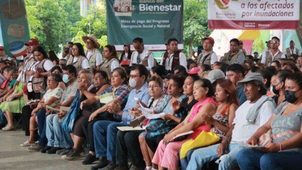 Inicia entrega de apoyos a damnificados por lluvias