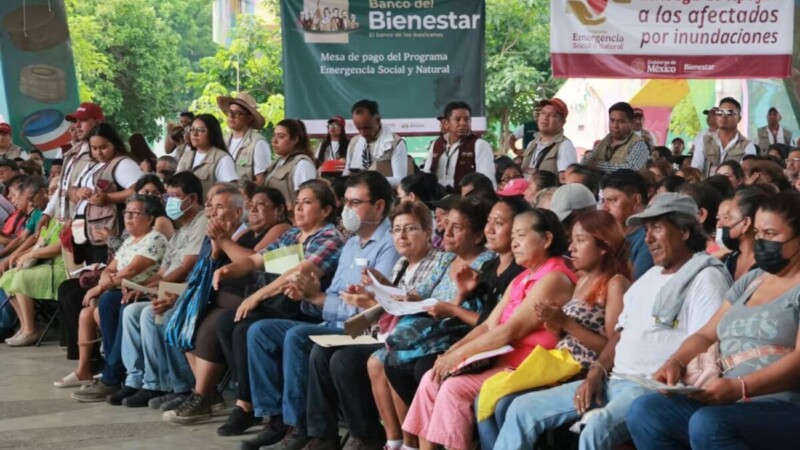 Inicia entrega de apoyos a damnificados por lluvias