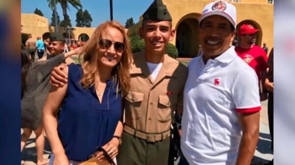 Deporta el ICE a padre de un marine a México