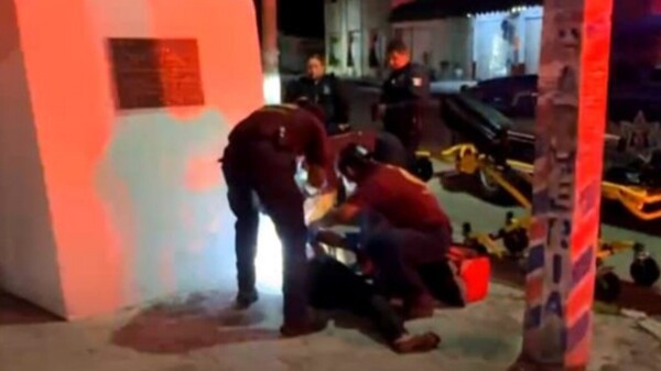 Atacan a un hombre en la Av. Portillo; ingresa al Hospital General