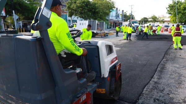 Implementa Ayuntamiento de Benito Juárez operativo de rehabilitación en avenidas