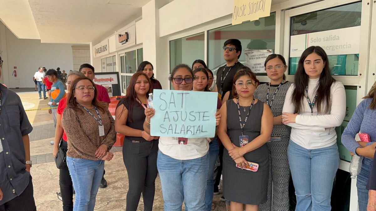 Se unen al paro nacional trabajadores de las oficinas del SAT en Cancún; la principal demanda es el reajuste salarial.
