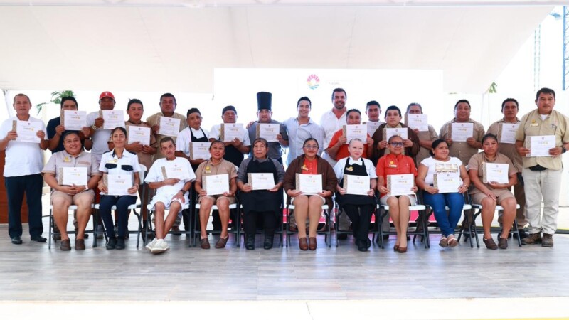 Reconoce Gobierno de Benito Juárez a trabajadores turísticos por su excelencia laboral
