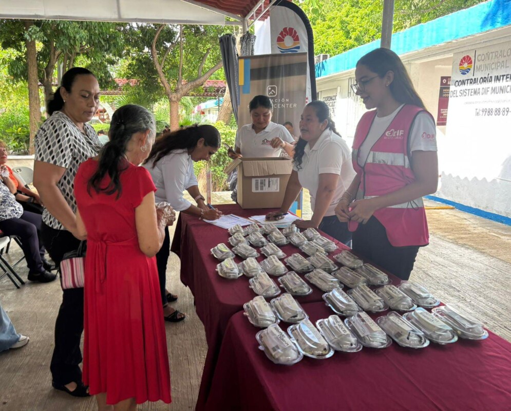 Realiza DIF Benito Juárez ‘Brigada Médica Visual’; entregan 80 pares de lentes graduados a niñas, niños, adolescentes y personas adultas mayores.