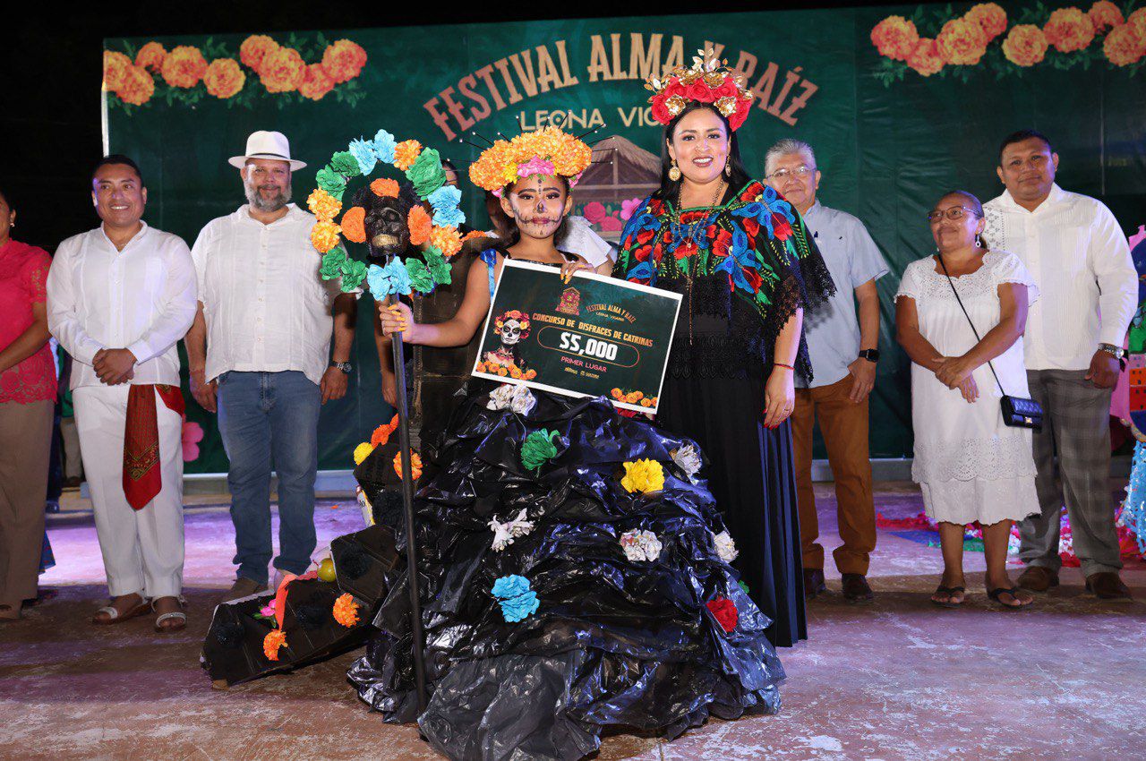 Leona Vicario da la bienvenida a las ánimas con colorida procesión que encabezó Blanca Merari; la presidenta municipal destaca que esta celebración es una muestra de nuestras tradiciones y cultura.