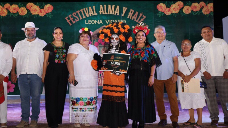 Leona Vicario da la bienvenida a las ánimas con colorida procesión que encabezó Blanca Merari