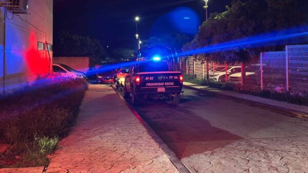 Lesionan gravemente a balazos a menor de edad en Leona Vicario