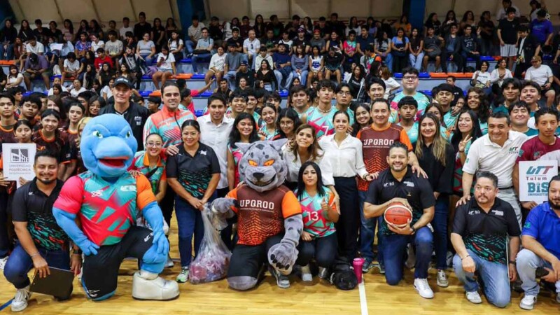 Recibe Ana Paty Peralta a mas de 400 deportistas y artistas quintanarroenses