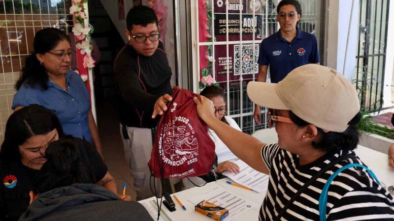 Entrega Gobierno de BJ calzado a alumnos rezagados en primera fase de programa