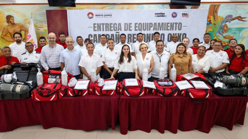 Gobierno de Ana Paty Peralta y sector privado fortalecen al heroico Cuerpo de Bomberos de Cancún