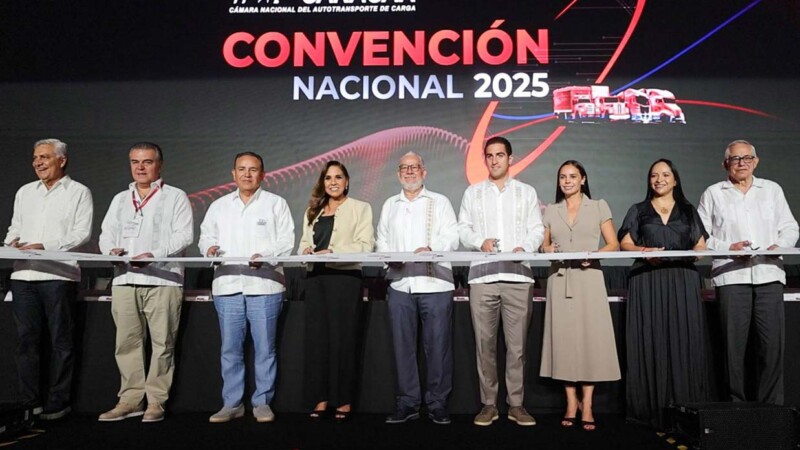 Participa Ana Paty Peralta en convención nacional de Canacar 2025