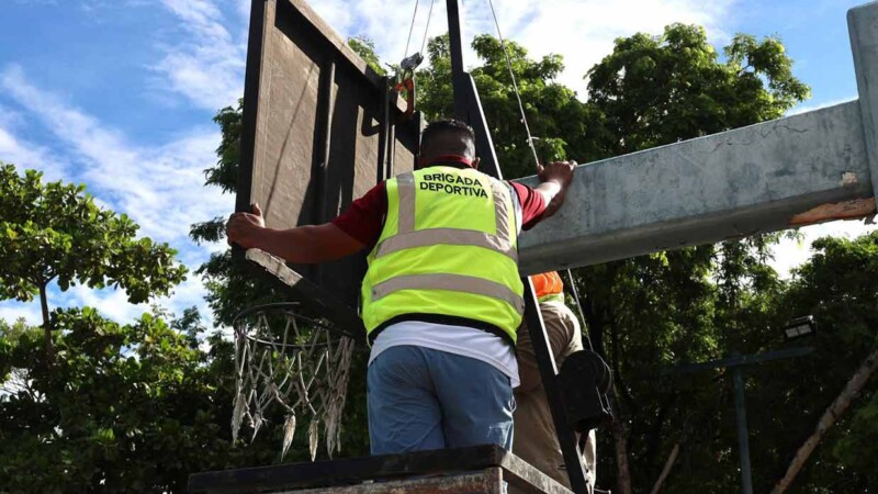 Continúa gobierno de BJ transformación espacios deportivos