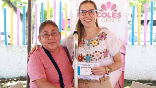 Atenea Gómez Ricalde se mantiene cercana al pueblo con el programa “Miércoles con la Gente”