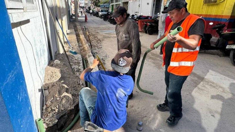 Avanzan trabajos de soterramiento de la red eléctrica en Isla Mujeres