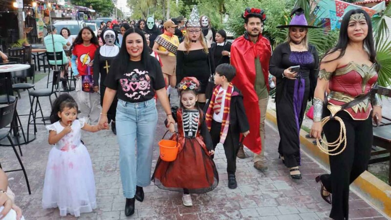 Puerto Morelos realiza tradicional celebración de Halloween 2025