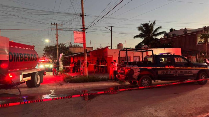 Incendio consume palapa en la Supermanzana 233 de Cancún