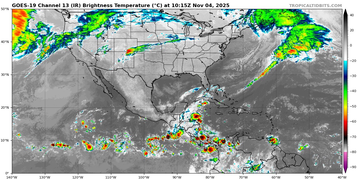 Pronóstico del clima en Quintana Roo para hoy martes 4 de noviembre 2025; cielo medio nublado con lluvias puntuales y descargas eléctricas.