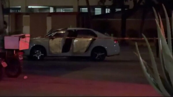 Ejecutan a presunto agente ministerial en el estacionamiento de la Plaza de Toros de Cancún