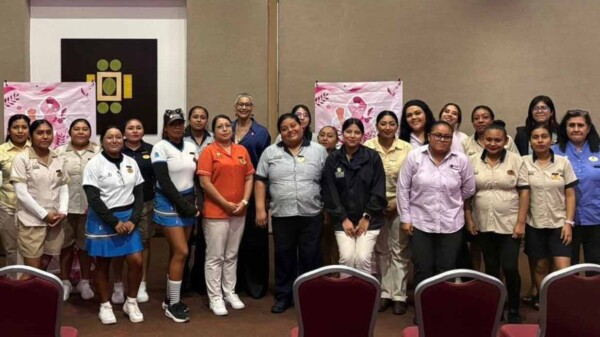 Acerca el IMSS servicios de salud a mujeres trabajadoras portomorelenses