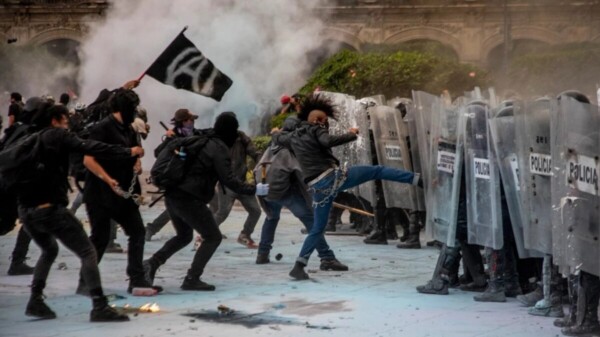 Identifica fiscalía capitalina a líderes del 'bloque negro'