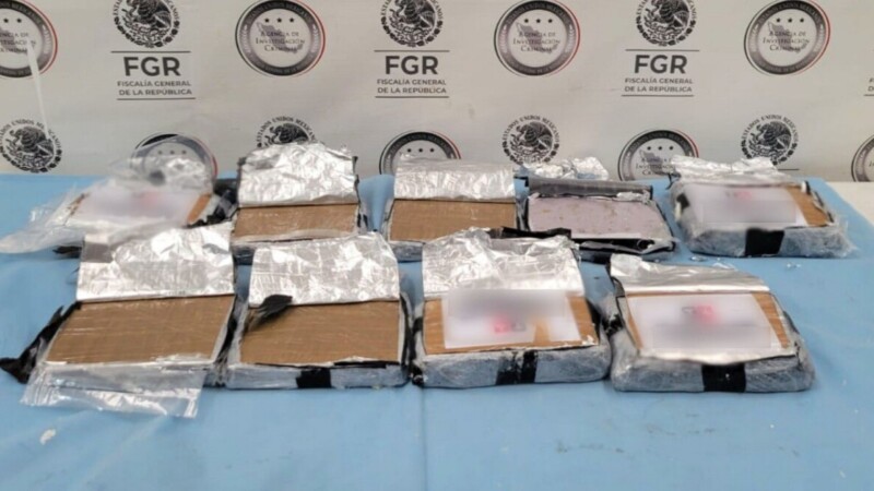 Decomisa la FGR droga en una paquetería de Michoacán