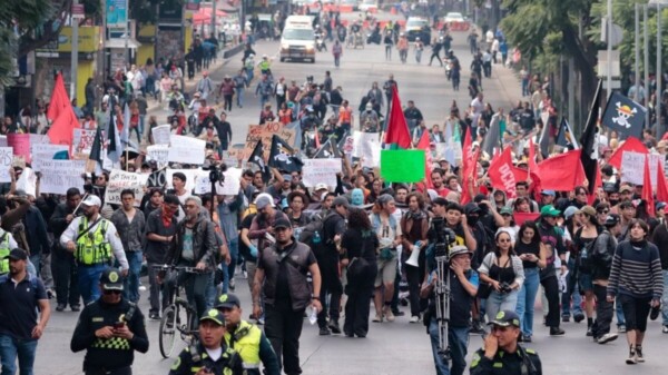 Oposición se disfraza de la “Generación Z”