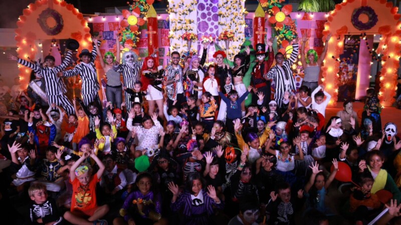 Isla Mujeres celebra con alegría la tradicional Noche de Calaveritas en el marco del Festival Luz y Vida “Entre Vivos y Muertos”