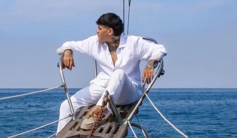 Junior H asegura que cumplió pese a llegar tarde a su concierto