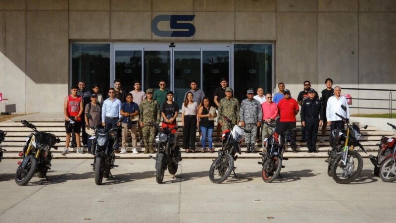 Mara Lezama entrega 16 motocicletas recuperadas y exhorta a fortalecer la cultura de la denuncia