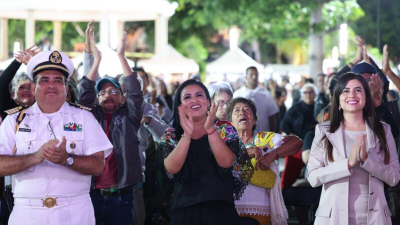 Exitosa presentación en Puerto Morelos de la banda sinfónica y coro de la Secretaría de Marina