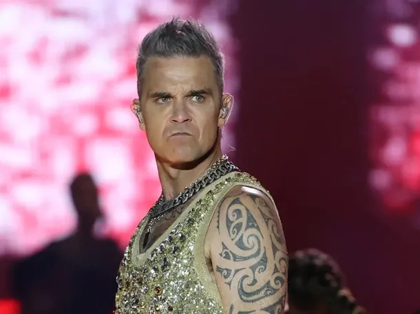Robbie Williams preocupa por deterioro visual tras tratamiento para bajar de peso
