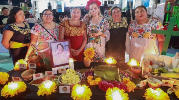 Hanal Pixán: 'Noche de Tradiciones' llenó de cultura, identidad y orgullo a Isla Mujeres